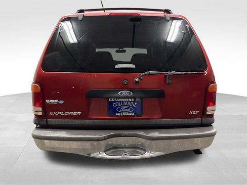 Used 2001 Ford Explorer XLT image 3