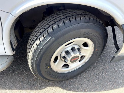 Used 2020 GMC Savana 2500 w/ Driver Convenience Package image 31