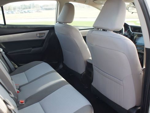 Used 2018 Toyota Corolla LE image 19