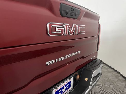 New 2025 GMC Sierra 2500 SLT w/ SLT Premium Package AWD/4WD image 32