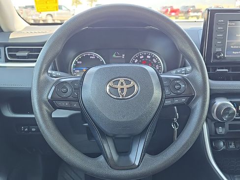 Used 2019 Toyota RAV4 LE image 10