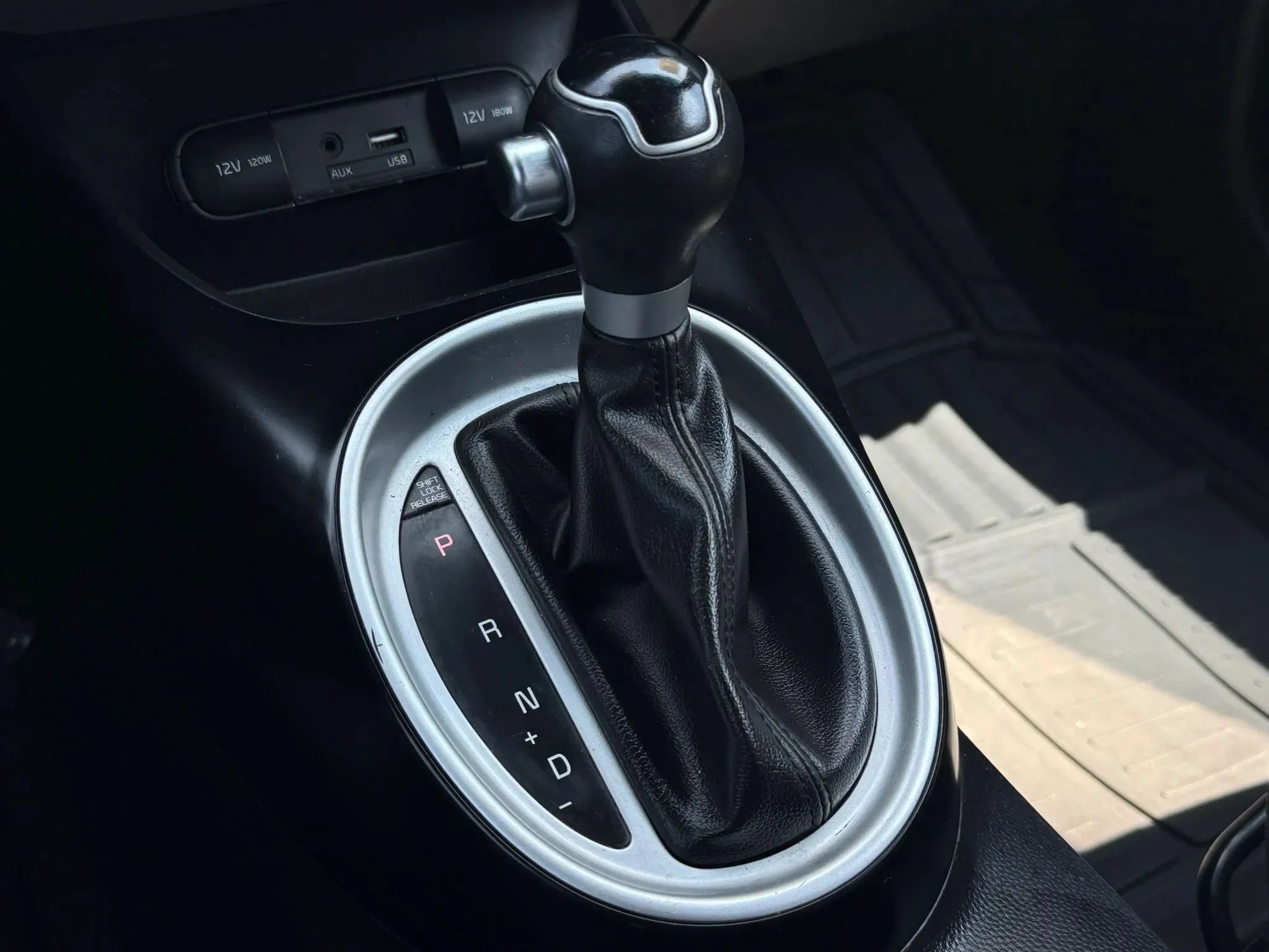 Used 2018 Kia Soul FWD image 26