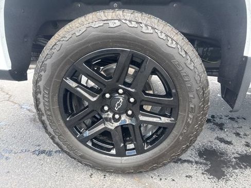 Used 2025 Chevrolet Silverado 1500 LT Trail Boss w/ Protection Package AWD/4WD image 9