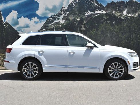 Used 2019 Audi Q7 3.0T Premium Plus w/ Premium Plus Package AWD/4WD image 2