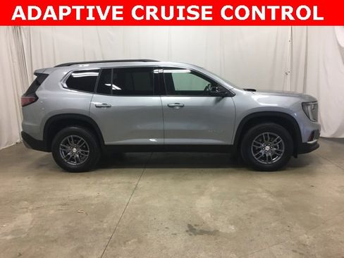 Used 2025 GMC Acadia Elevation image 2