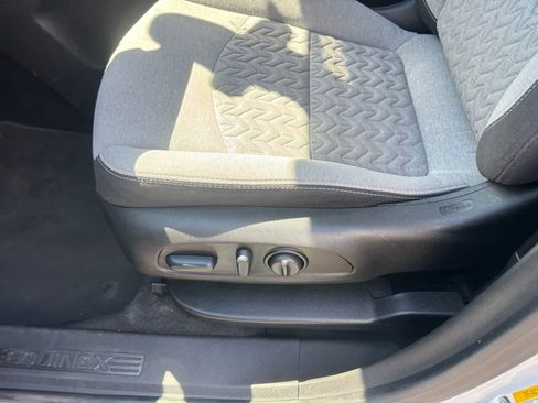 Used 2023 Chevrolet Equinox LT image 23