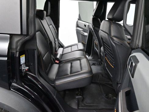 Used 2023 Ford Bronco Badlands image 33