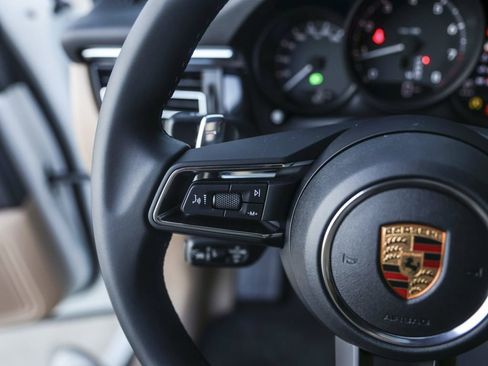 New 2026 Porsche Macan image 19