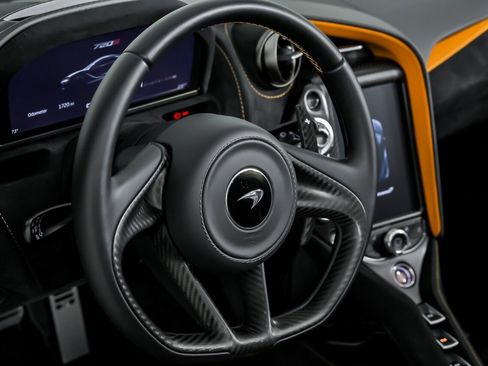 Used 2023 McLaren 720S Spider RWD image 25