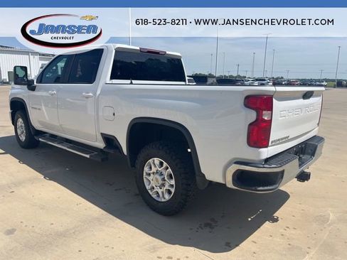 Used 2025 Chevrolet Silverado 2500 LT AWD/4WD image 4