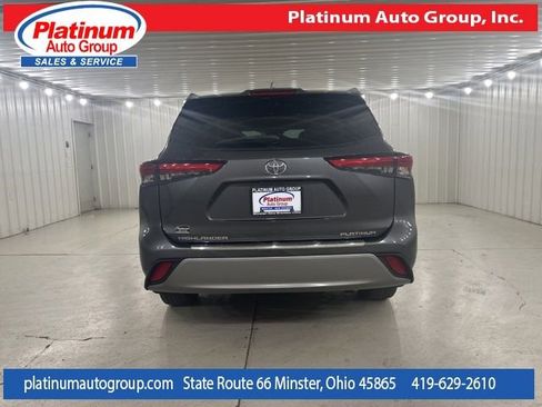 Used 2021 Toyota Highlander Platinum image 4