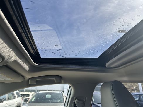 Used 2022 Toyota RAV4 XLE Premium image 30