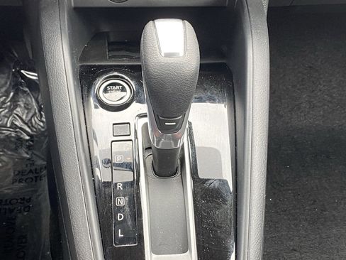 Certified 2025 Nissan Versa SR w/ Trunk Package image 9