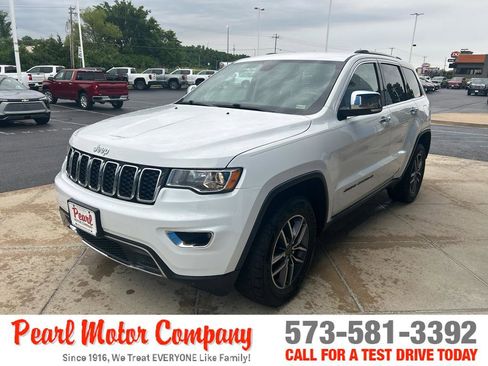 Used 2019 Jeep Grand Cherokee Limited AWD/4WD image 7