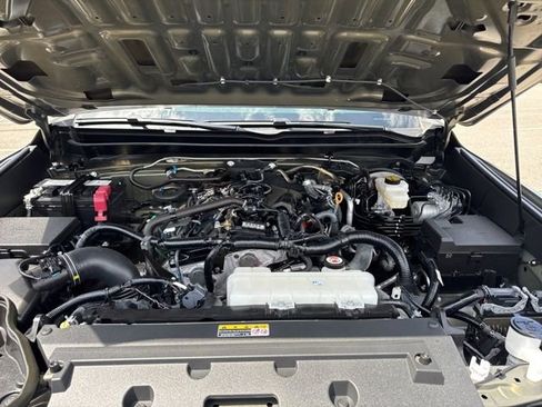 Certified 2025 Toyota Tacoma TRD Sport AWD/4WD image 9
