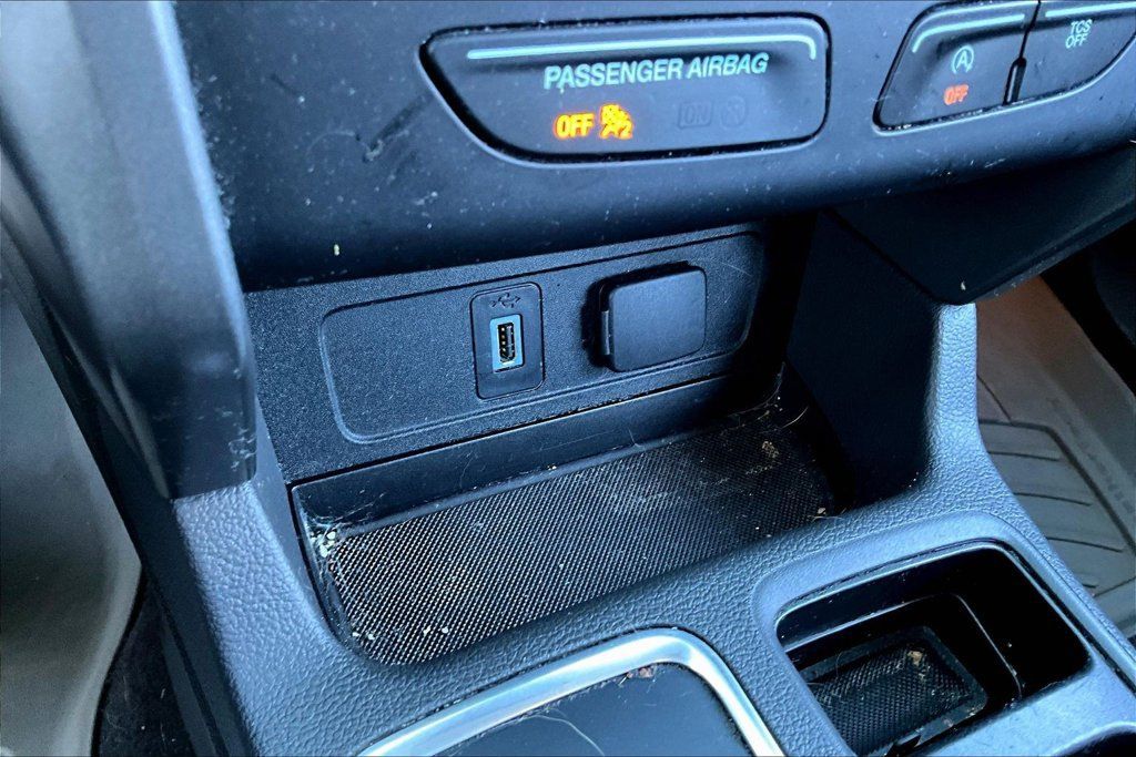 Used 2017 Ford Escape SE w/ Equipment Group 201A AWD/4WD image 16