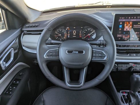 Used 2025 Jeep Compass Limited AWD/4WD image 29
