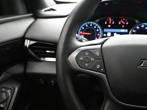 Used 2023 Chevrolet Traverse RS image 25