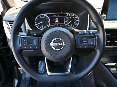 Used 2023 Nissan Rogue SV FWD image 18