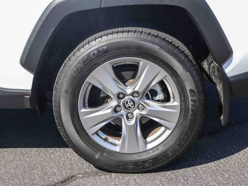 Used 2024 Toyota RAV4 XLE FWD image 8