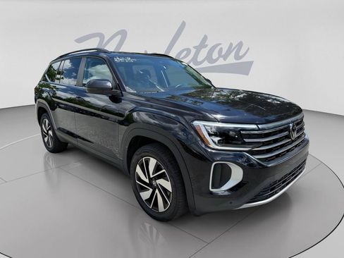 Used 2025 Volkswagen Atlas SE FWD image 3