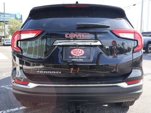 Used 2022 GMC Terrain SLT w/ Infotainment Package II FWD image 6
