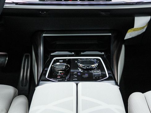 New 2026 BMW 760i xDrive w/ Executive Package AWD/4WD image 14