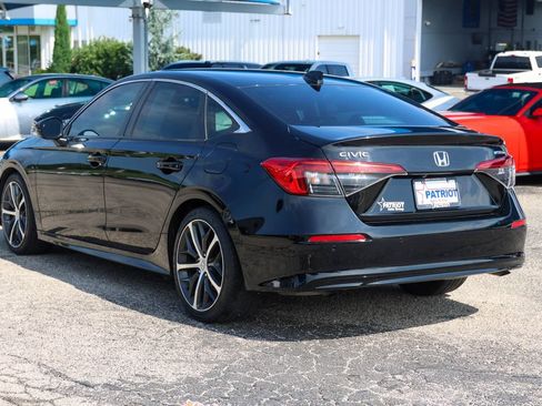 Used 2023 Honda Civic Touring image 3