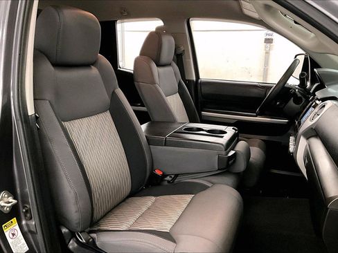 Used 2016 Toyota Tundra SR5 image 8