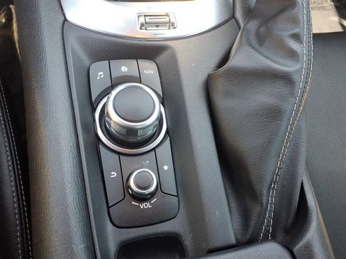 Used 2022 MAZDA MX-5 Miata RF Grand Touring RWD image 13