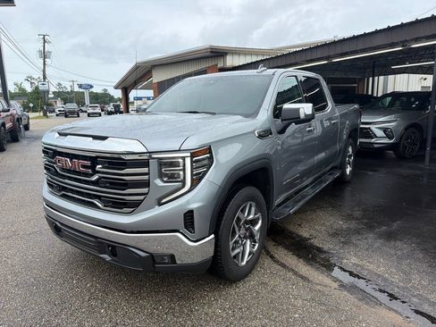Used 2024 GMC Sierra 1500 SLT w/ SLT Premium Package AWD/4WD image 2