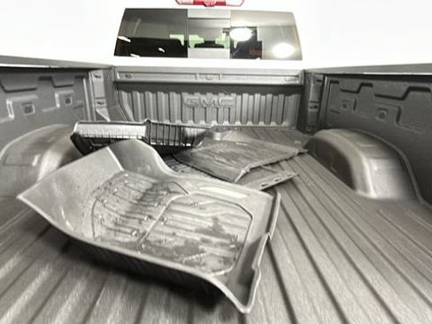 Used 2025 GMC Sierra 2500 Denali w/ Denali Reserve Package AWD/4WD image 28