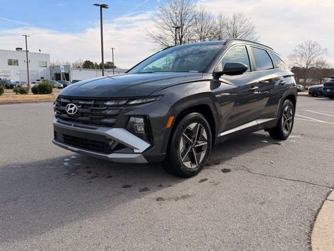 New 2026 Hyundai Tucson SEL image 3