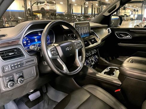 Used 2023 Chevrolet Tahoe Z71 w/ Luxury Package AWD/4WD image 8