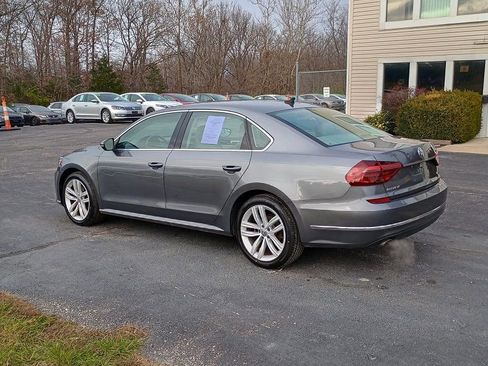 Used 2018 Volkswagen Passat 2.0T SE image 3