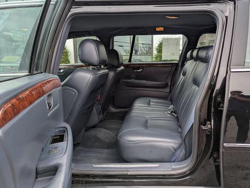 Used 2007 Cadillac DTS FWD image 30