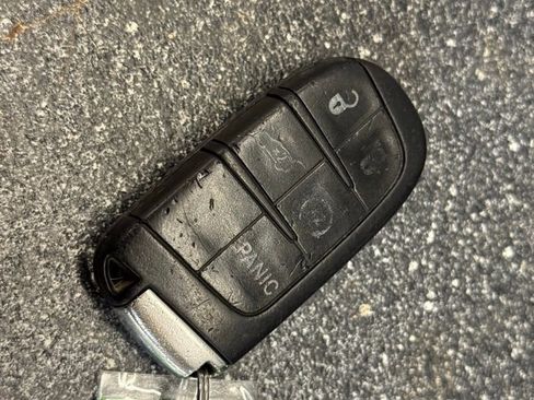 Used 2015 Jeep Grand Cherokee Limited image 31