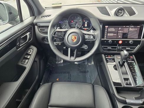 Used 2026 Porsche Macan image 14
