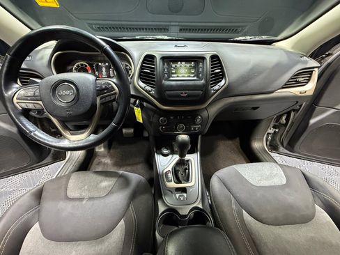 Used 2017 Jeep Cherokee Sport AWD/4WD image 20