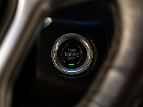 Used 2022 Chevrolet Tahoe LT w/ Luxury Package image 21