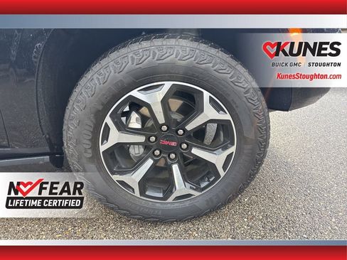 Used 2025 GMC Yukon AT4 image 15