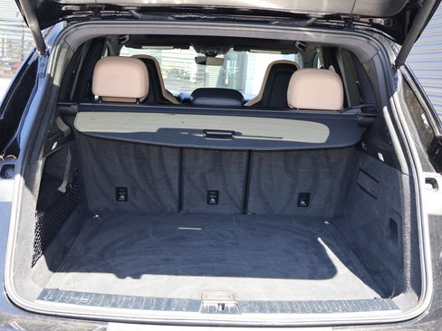 Certified 2024 Porsche Cayenne S AWD/4WD image 25