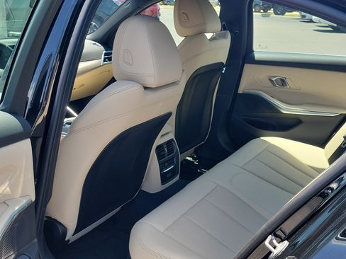 Used 2025 BMW 330i Sedan w/ Premium Package RWD image 13