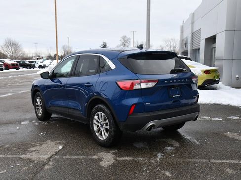 Used 2022 Ford Escape SE image 4