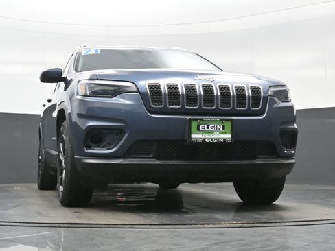 Used 2021 Jeep Cherokee Latitude AWD/4WD image 28