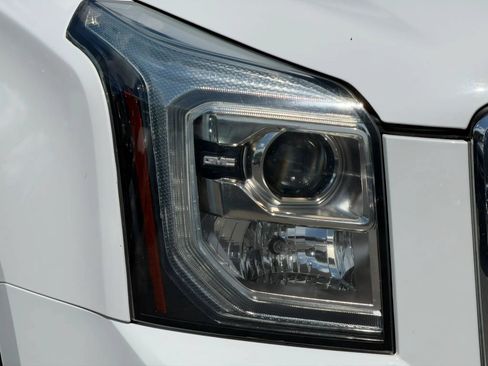 Used 2019 GMC Yukon SLT AWD/4WD image 4