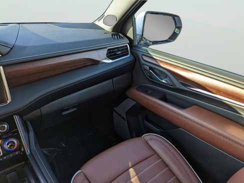 Used 2024 GMC Yukon Denali Ultimate image 17