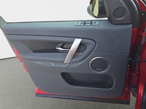 Used 2025 Land Rover Discovery Sport S image 29