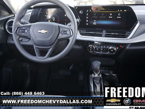 New 2026 Chevrolet Trax LT image 17