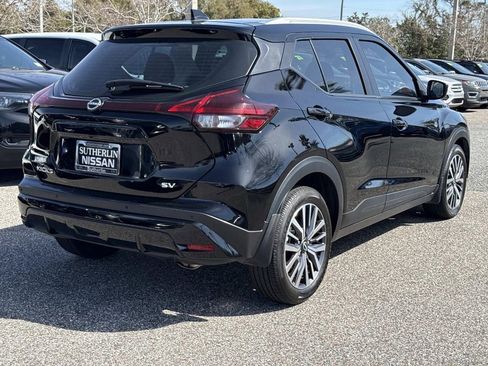 Used 2024 Nissan Kicks SV image 4